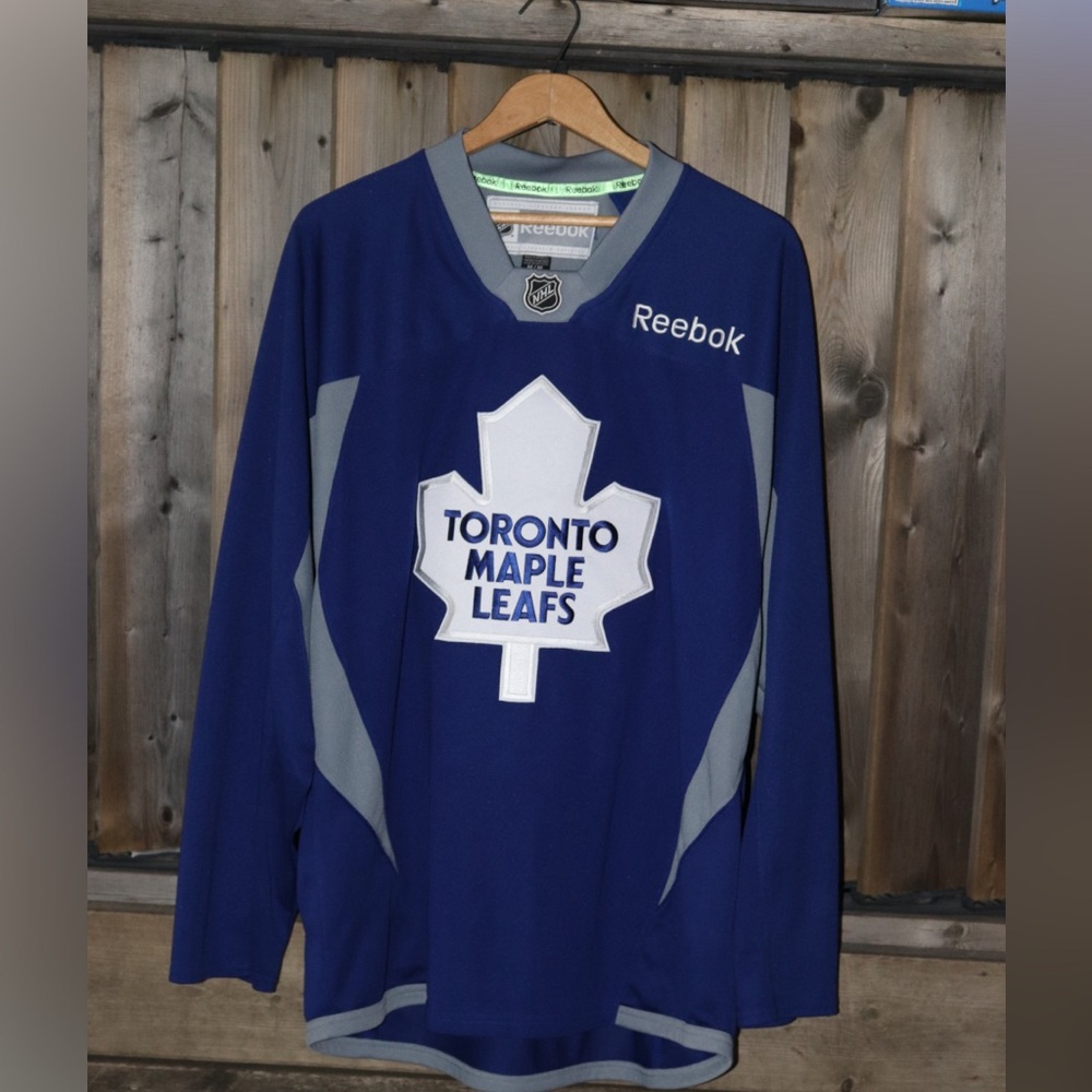 ❗️Reebok Blue and Gray Toronto Maple Leafs Practice Jersey❗️